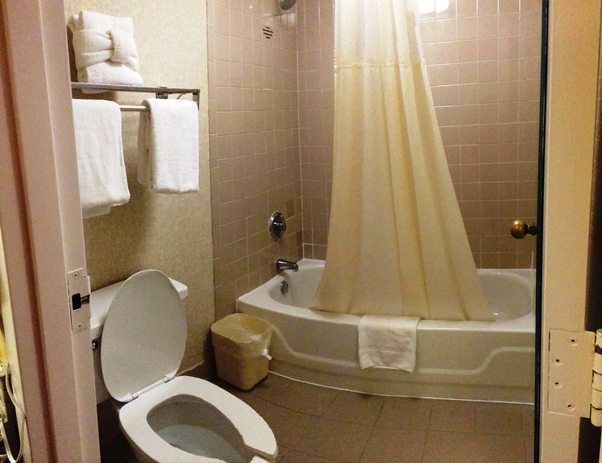 Quality - Blacksburg 3*